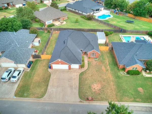 11713 SILVER SUN DR, Oklahoma City, OK 73162