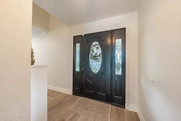 57 Joshua AVE, Clovis, CA 93611