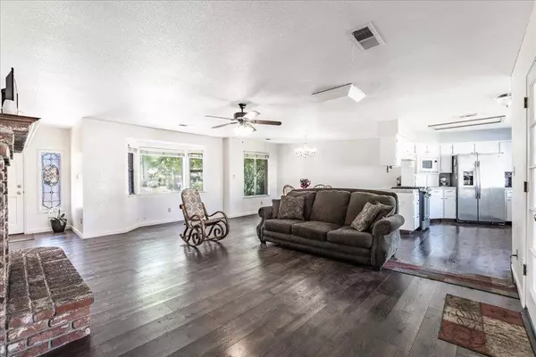 8495 Calaveras ST, Fresno, CA 93711