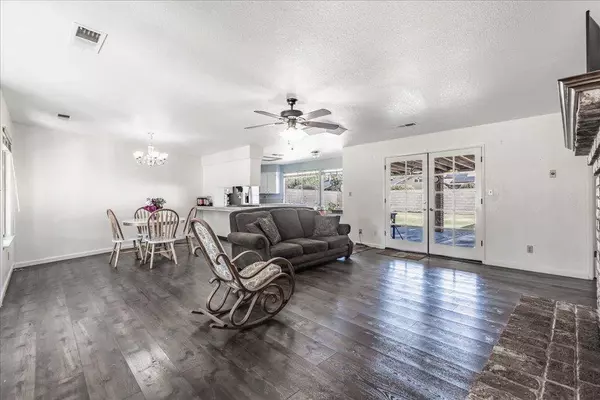 8495 Calaveras ST, Fresno, CA 93711