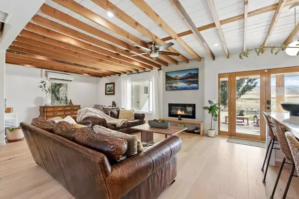 12194 N Armstrong AVE, Clovis, CA 93619