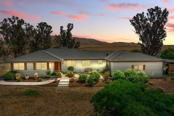 12194 N Armstrong AVE, Clovis, CA 93619