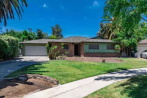 2337 E Pontiac WAY, Clovis, CA 93619