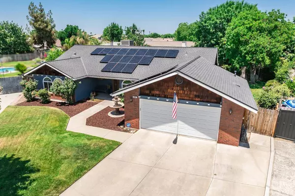 896 Willowood Court, Hanford, CA 93230