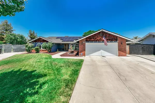 896 Willowood Court, Hanford, CA 93230