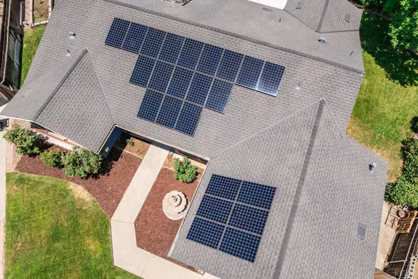 896 Willowood Court, Hanford, CA 93230