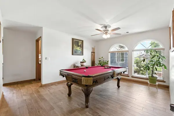 896 Willowood CT, Hanford, CA 93230