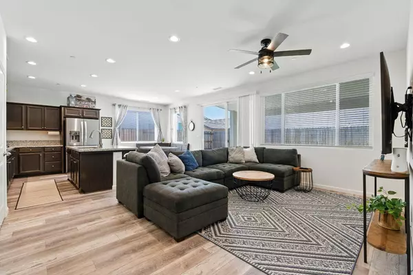 4146 Dennis AVE, Clovis, CA 93619