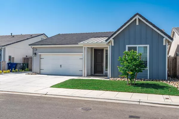 4146 Dennis AVE, Clovis, CA 93619