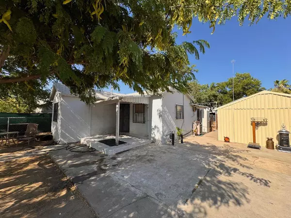 2465 S 11th ST, Fresno, CA 93725