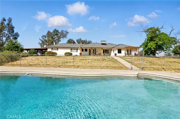 12194 N Armstrong AVE, Clovis, CA 93619