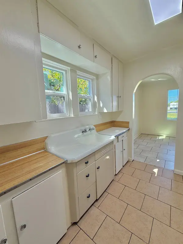 2824 C ST, Selma, CA 93662