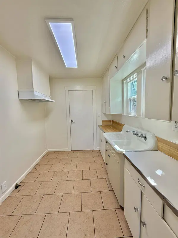 2824 C ST, Selma, CA 93662