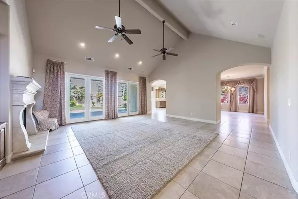 1540 E Golden Valley WAY, Fresno, CA 93730