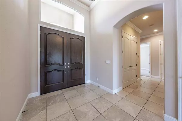 1540 E Golden Valley WAY, Fresno, CA 93730