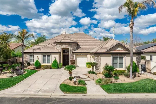 1540 E Golden Valley WAY, Fresno, CA 93730