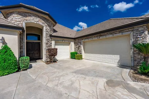 1540 E Golden Valley WAY, Fresno, CA 93730