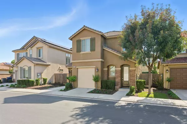 2059 E Axelson DR, Fresno, CA 93730