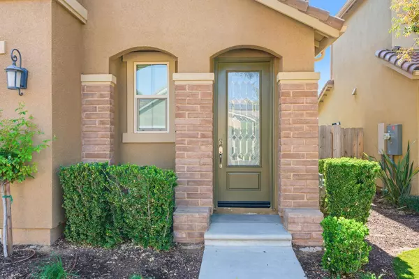 2059 E Axelson DR, Fresno, CA 93730