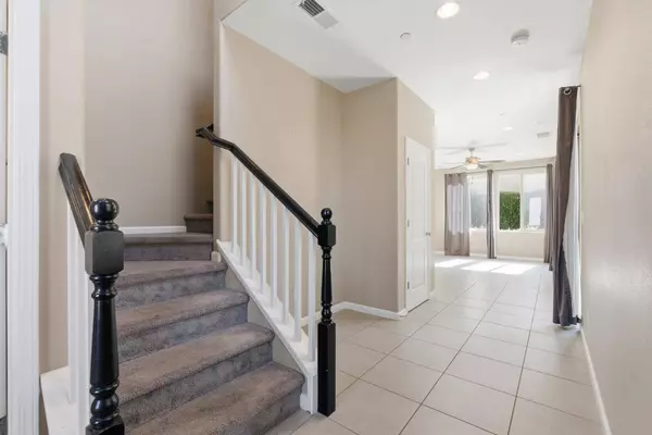 2059 E Axelson DR, Fresno, CA 93730