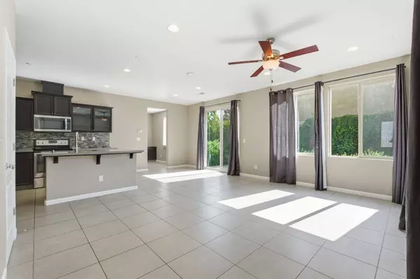 2059 E Axelson DR, Fresno, CA 93730