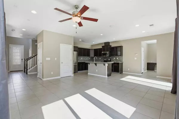 2059 E Axelson DR, Fresno, CA 93730