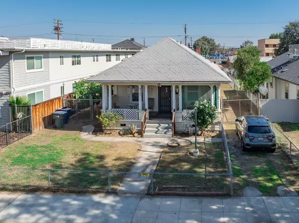 230 N Calaveras ST, Fresno, CA 93701