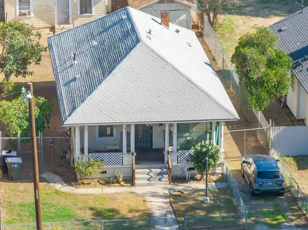 230 N Calaveras ST, Fresno, CA 93701