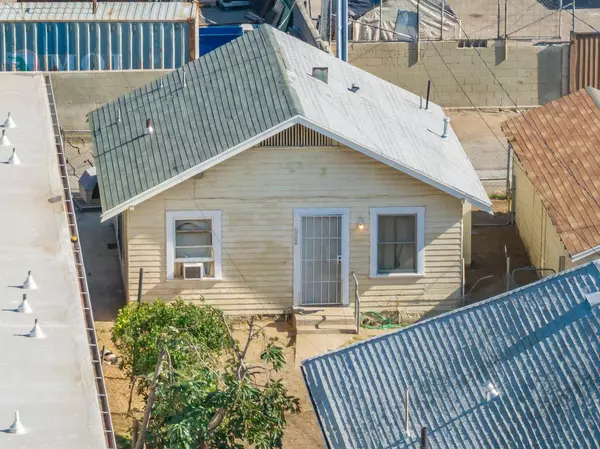 230 N Calaveras ST, Fresno, CA 93701