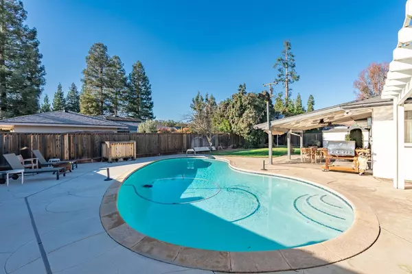 1488 W Roberts AVE, Fresno, CA 93711