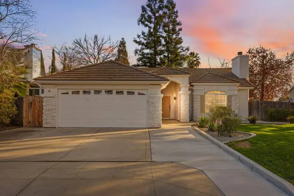 2281 E Desert Island DR, Fresno, CA 93730