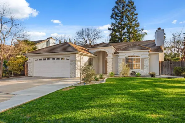 2281 E Desert Island DR, Fresno, CA 93730