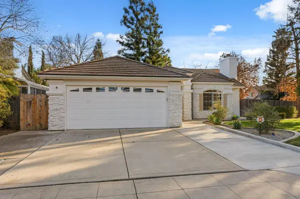 2281 E Desert Island DR, Fresno, CA 93730