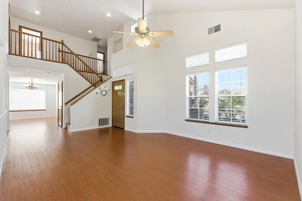 865 Mckelvy AVE, Clovis, CA 93611