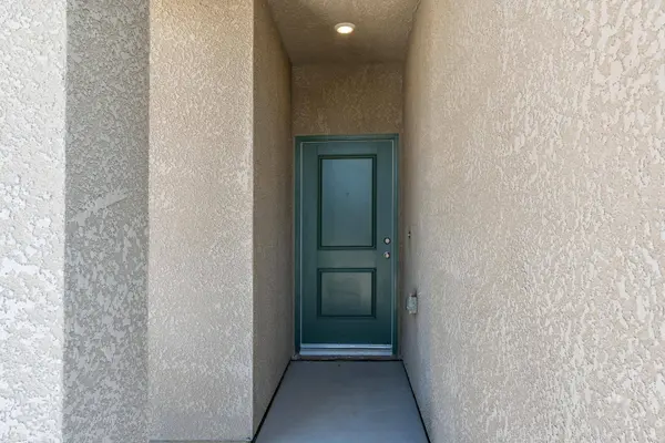 997 Pioneer DR, Madera, CA 93636