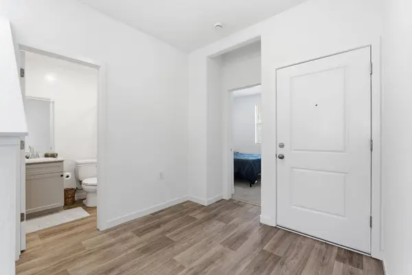 997 Pioneer DR, Madera, CA 93636