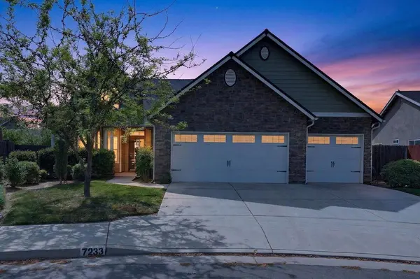 7233 W San Carlos AVE, Fresno, CA 93723