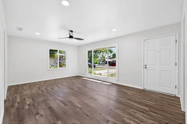 1812 W Bellaire WAY, Fresno, CA 93705