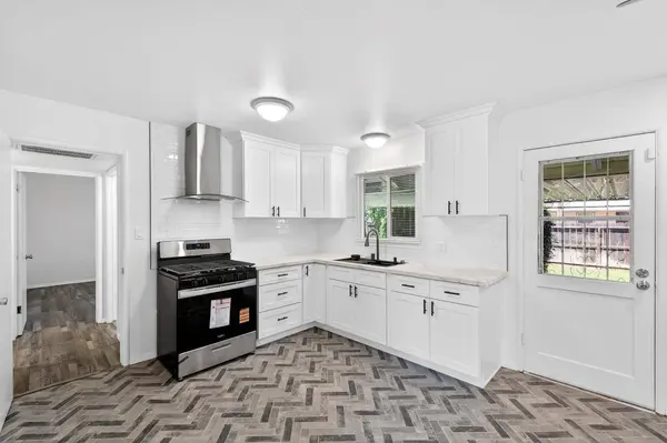 1812 W Bellaire WAY, Fresno, CA 93705