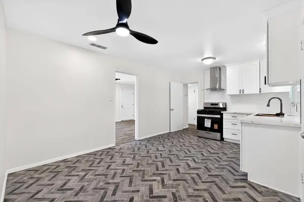 1812 W Bellaire WAY, Fresno, CA 93705