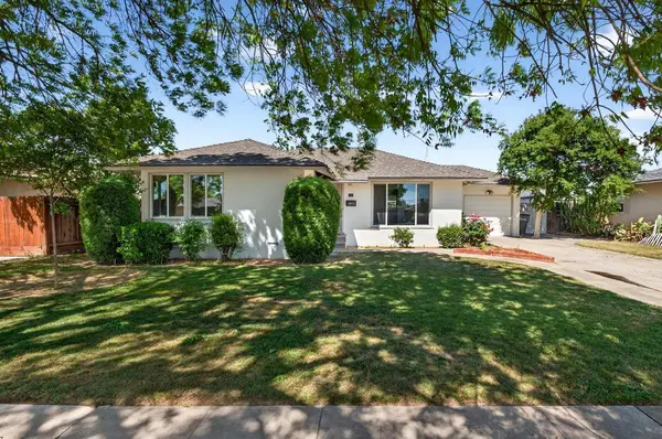 1812 W Bellaire WAY, Fresno, CA 93705