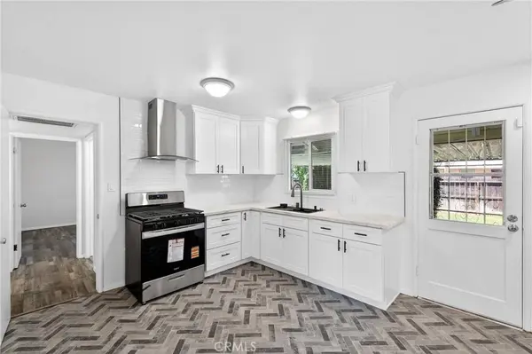 1812 W Bellaire WAY, Fresno, CA 93705
