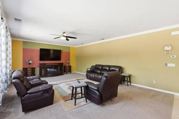 3609 Flint AVE, Clovis, CA 93619
