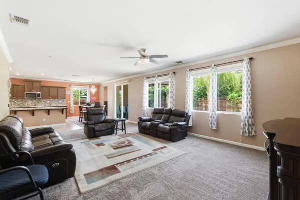 3609 Flint AVE, Clovis, CA 93619