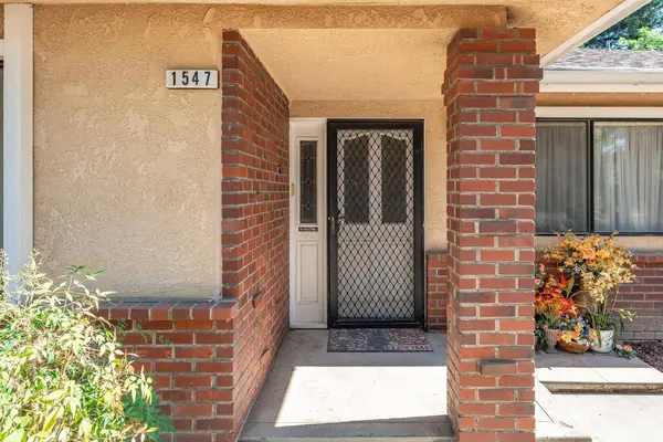 1547 E Fallbrook AVE, Fresno, CA 93720