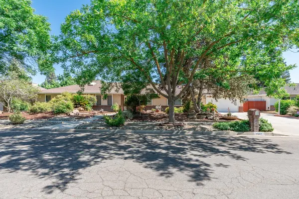 1547 E Fallbrook AVE, Fresno, CA 93720