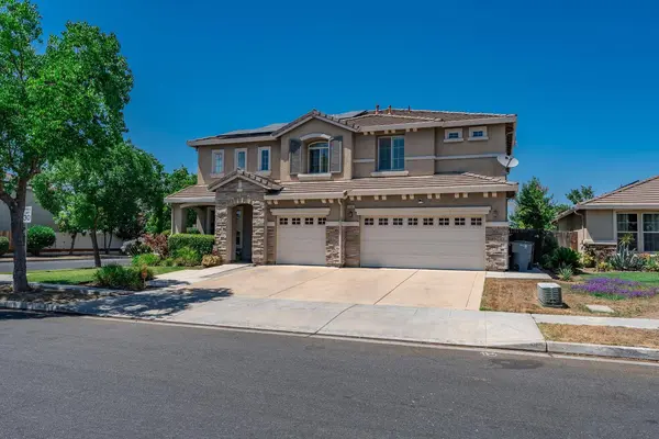 7082 E Ramona WAY, Fresno, CA 93737