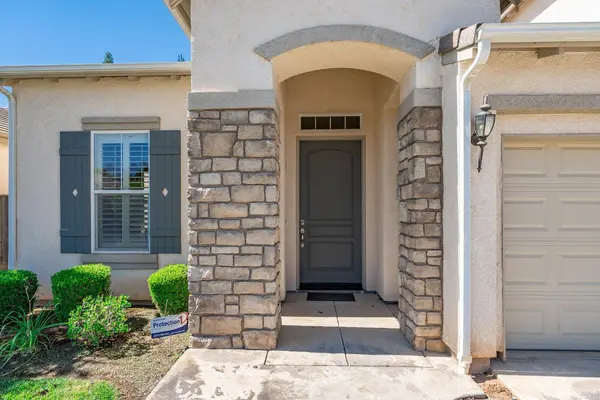 3242 Everglade AVE, Clovis, CA 93619