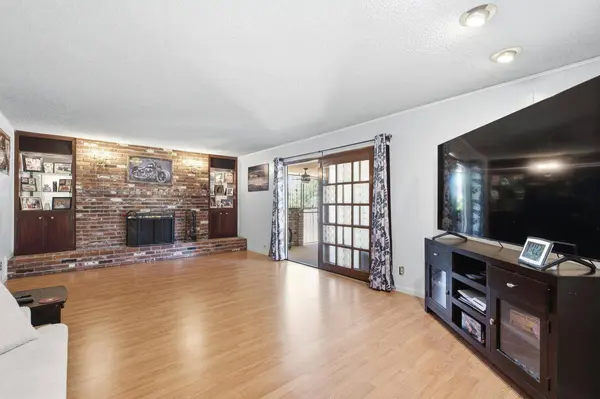 6019 N 9th ST, Fresno, CA 93710
