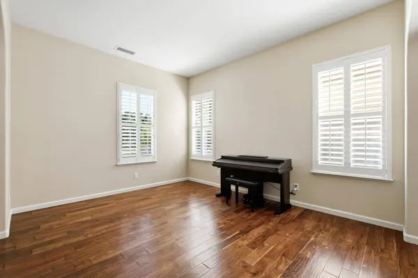 3242 Everglade AVE, Clovis, CA 93619